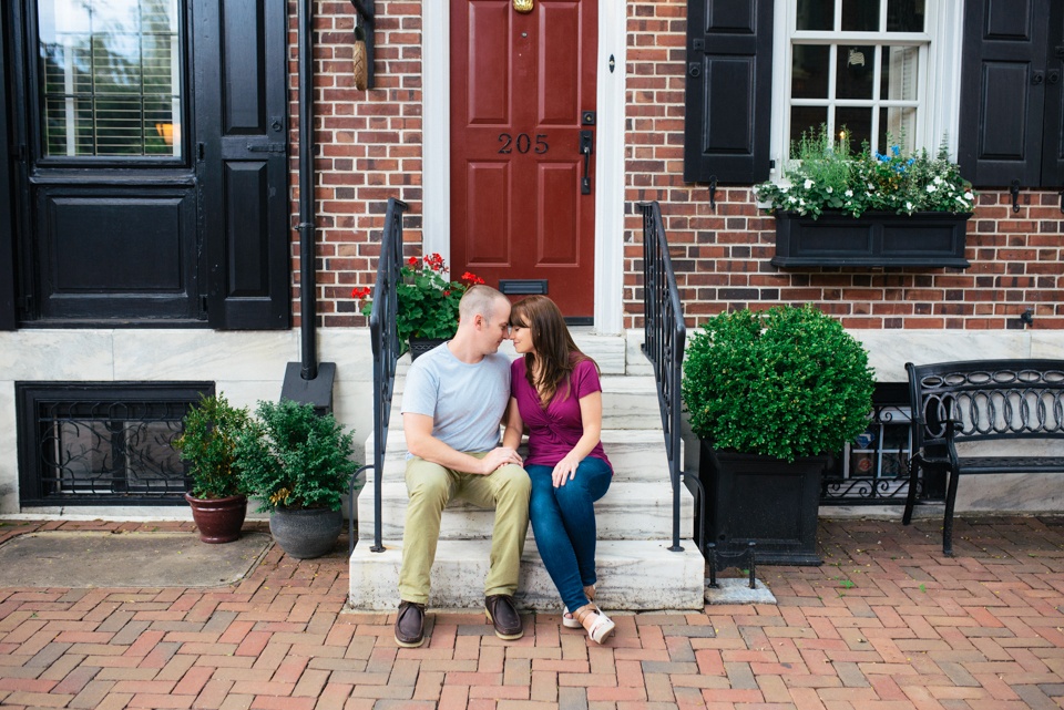 Lauren + Steve - Old City Engagement Session - Alison Dunn Photography photo