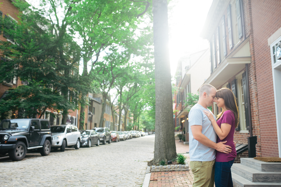 Lauren + Steve - Old City Engagement Session - Alison Dunn Photography photo