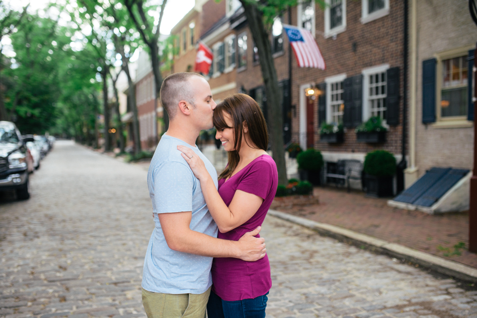 Lauren + Steve - Old City Engagement Session - Alison Dunn Photography photo