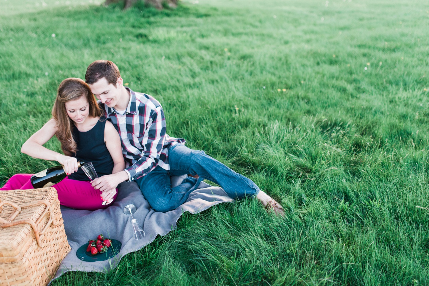 Leslie + Eric - Princeton Battlefield Picnic Engagement Session - New Jersey Wedding Photographer - Alison Dunn Photography photo