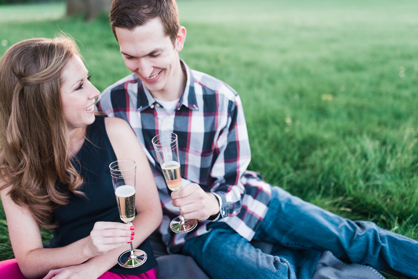 Leslie + Eric - Princeton Battlefield Picnic Engagement Session - New Jersey Wedding Photographer - Alison Dunn Photography photo