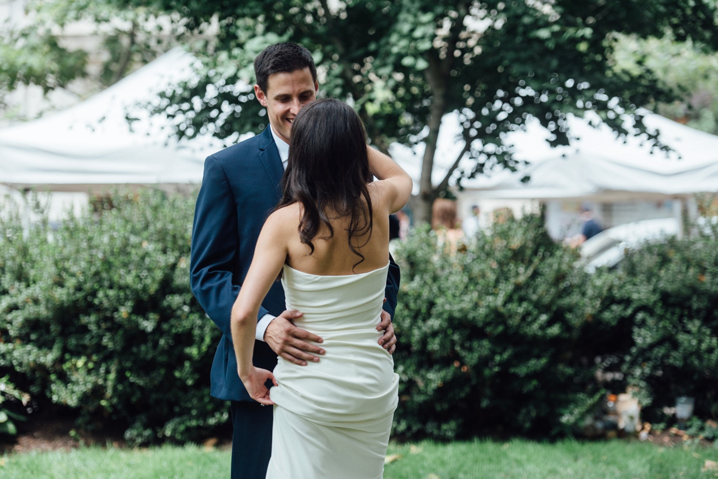 Jessica + Chuck - Rittenhouse Square First Look - Philadelphia Wedding Photographer - Alison Dunn Photography photo