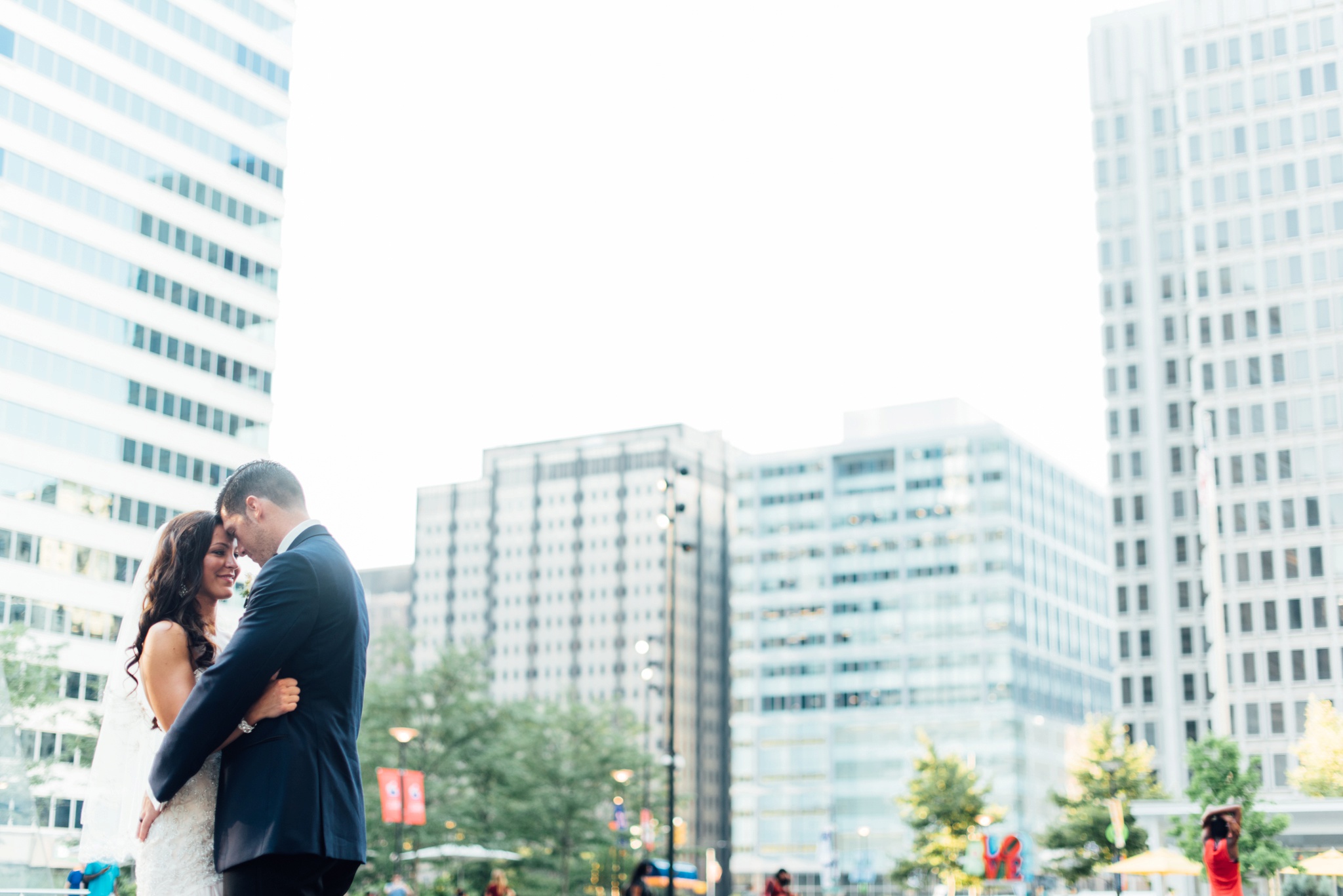 Stephanie + Justin - Dilworth Park - Philadelphia Wedding Photographer - Alison Dunn Photography photo