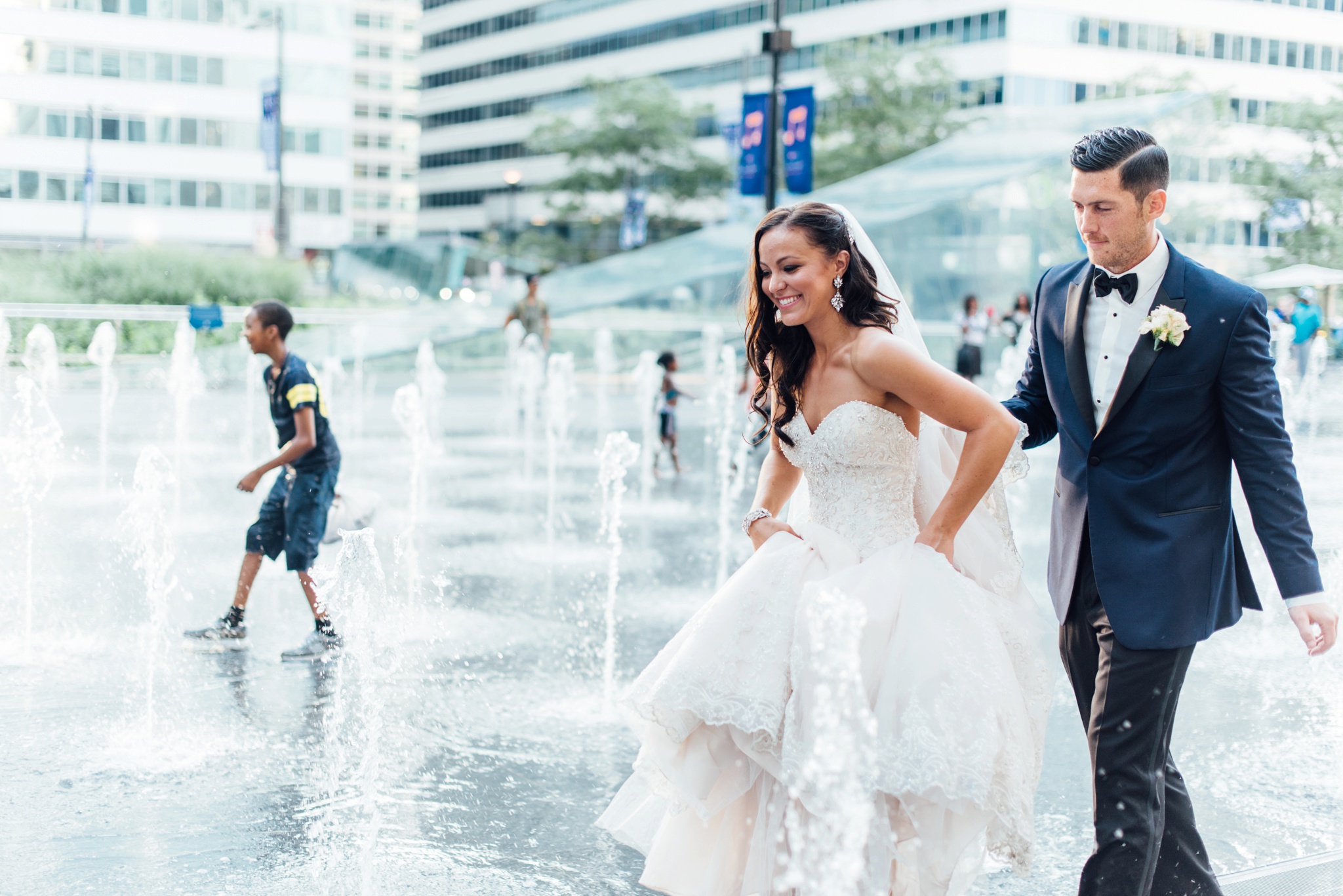 Stephanie + Justin - Dilworth Park - Philadelphia Wedding Photographer - Alison Dunn Photography photo