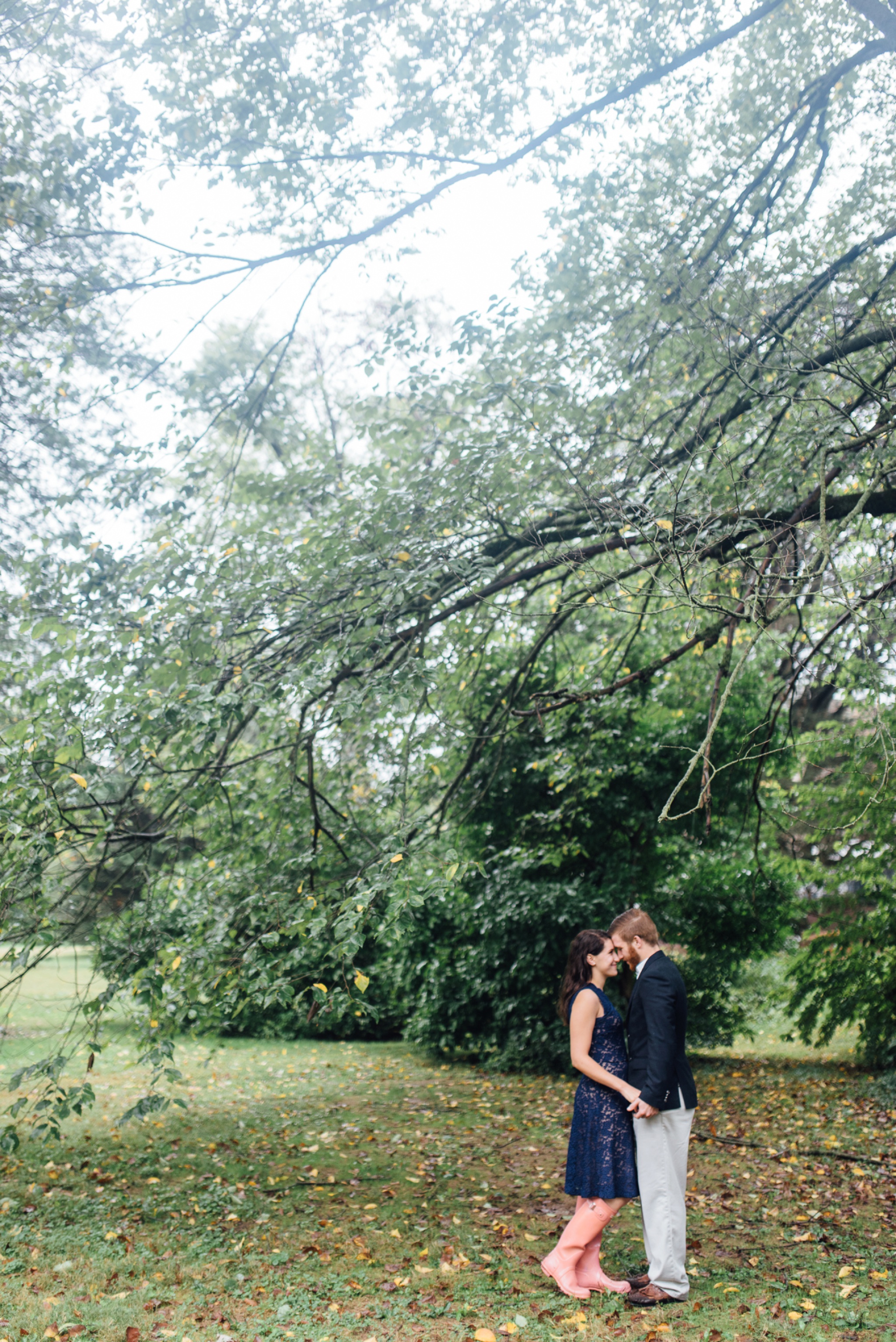 stephanie-gary-tyler-arboretum-media-pennsylvania-engagement-session-alison-dunn-photography-9