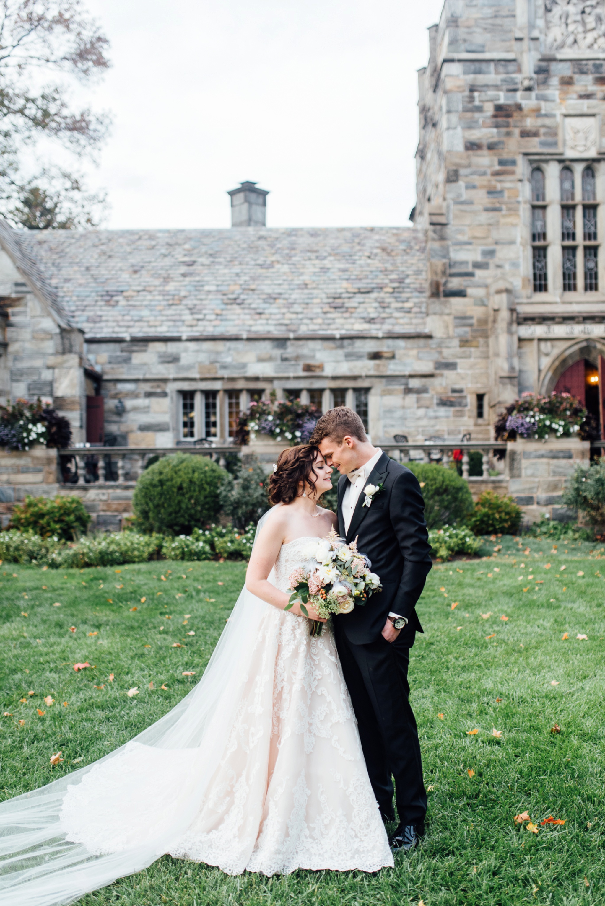 Katie + David - Merion Tribute House Wedding - Alison Dunn Photography photo