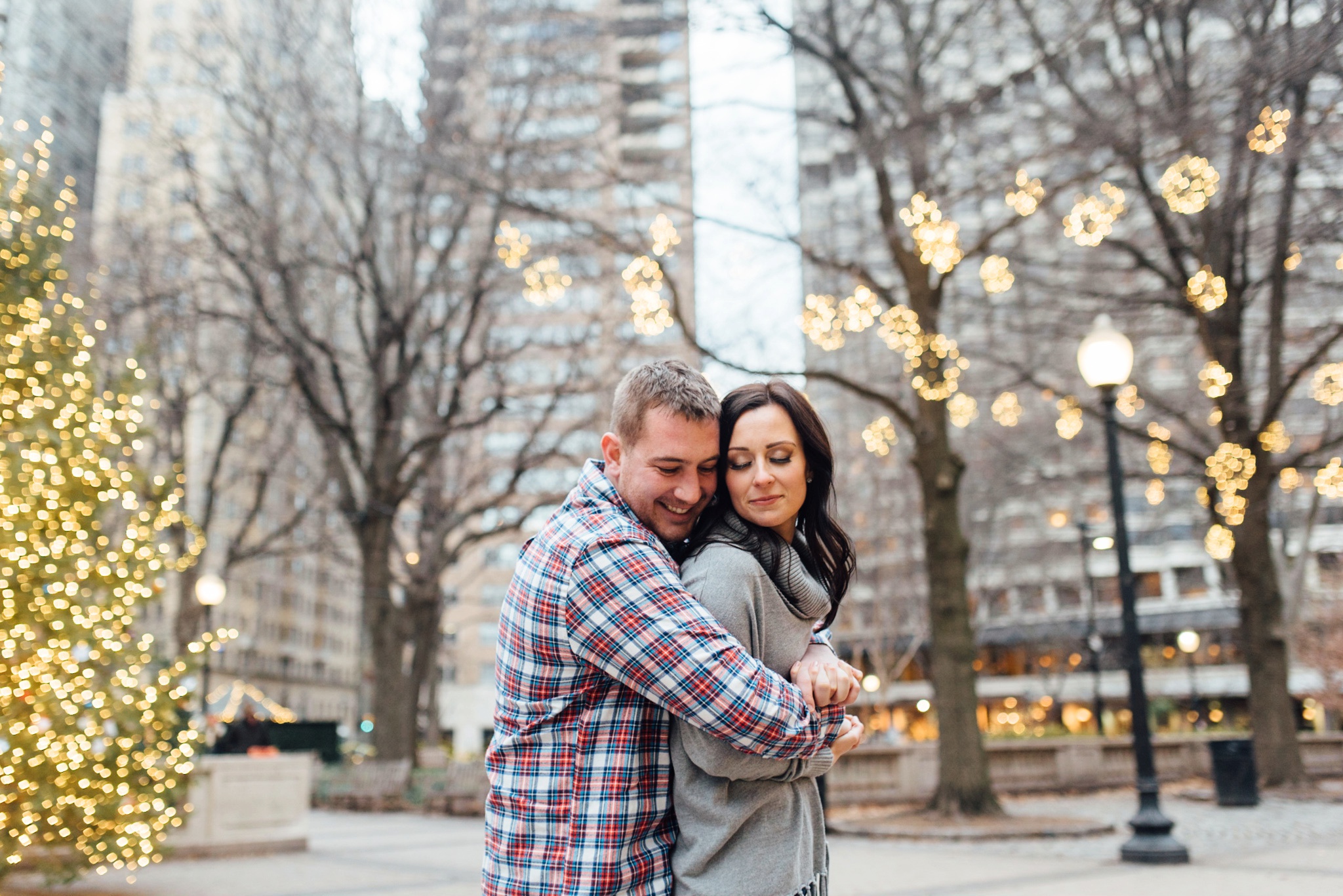 Kerri + Joe - Rittenhouse Square Engagement Session - Alison Dunn Photography photo