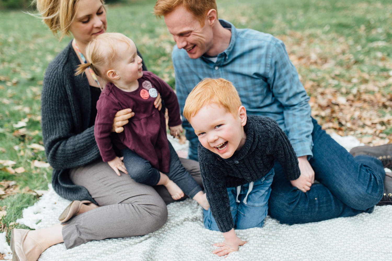 Spring Mini-Sessions - Awbury Arboretum Family Portrait - Philadelphia Family Photographer - Alison Dunn Photography photo