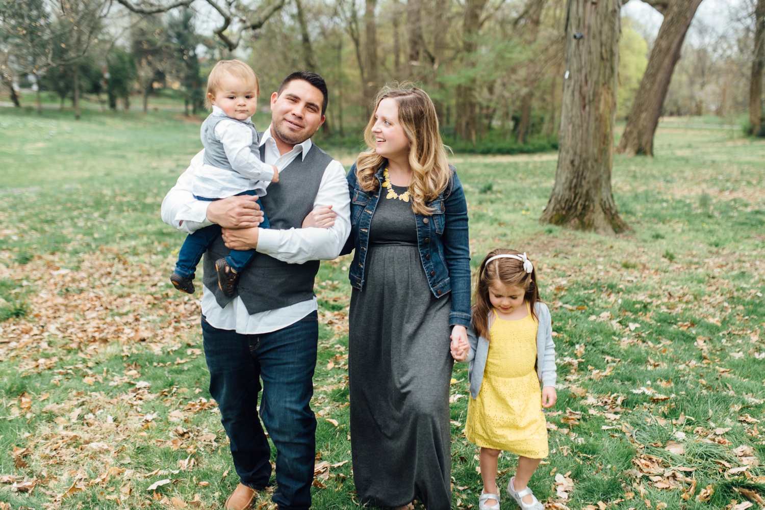 Spring Mini-Sessions - Awbury Arboretum Family Portrait - Philadelphia Family Photographer - Alison Dunn Photography photo