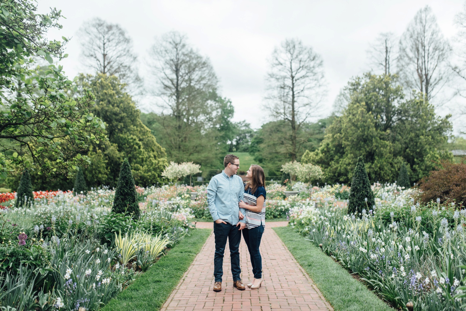 Lauren + Alec - Longwood Gardens Engagement Session - Kennett Square Wedding Photographer - Alison Dunn Photography photo