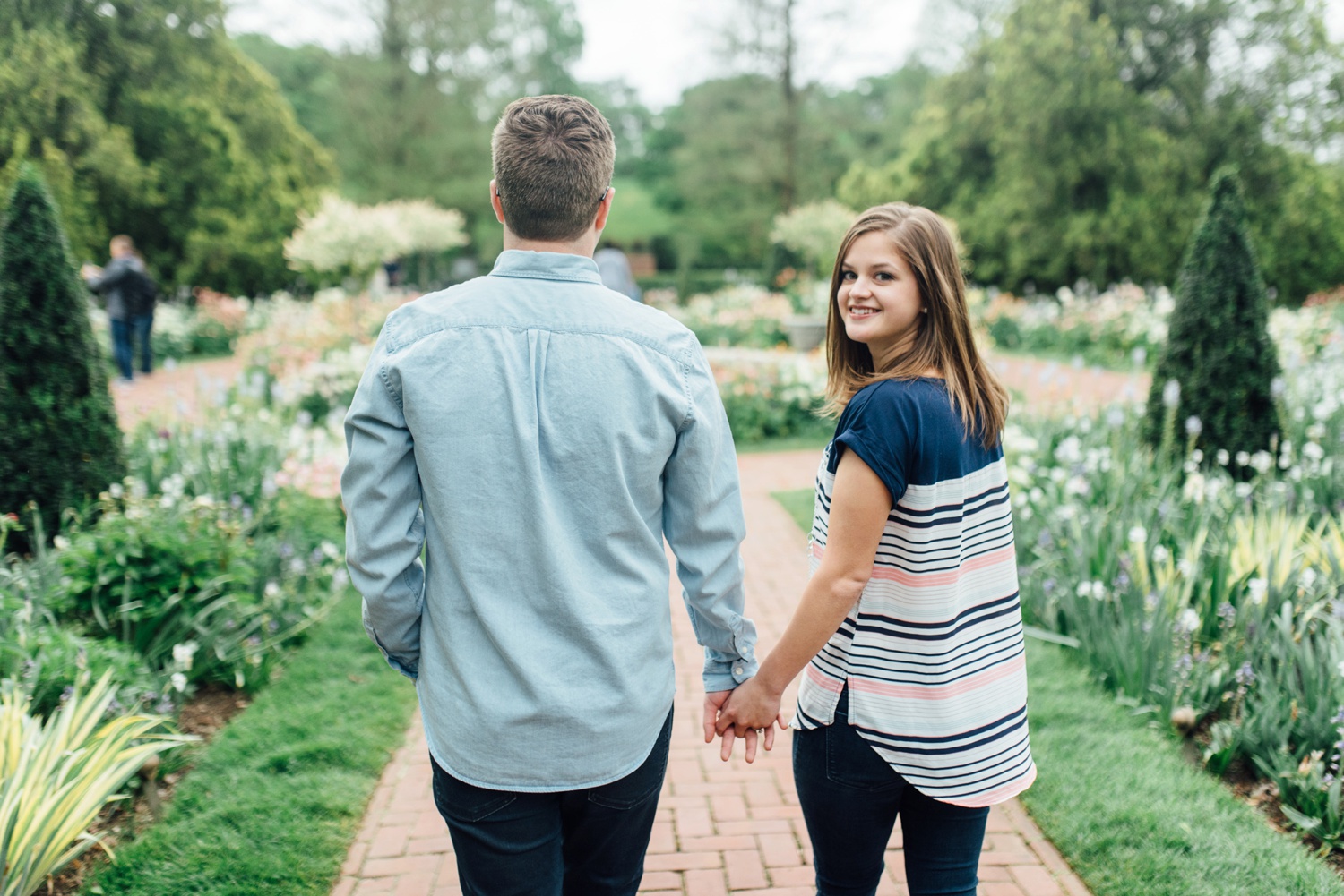 Lauren + Alec - Longwood Gardens Engagement Session - Kennett Square Wedding Photographer - Alison Dunn Photography photo