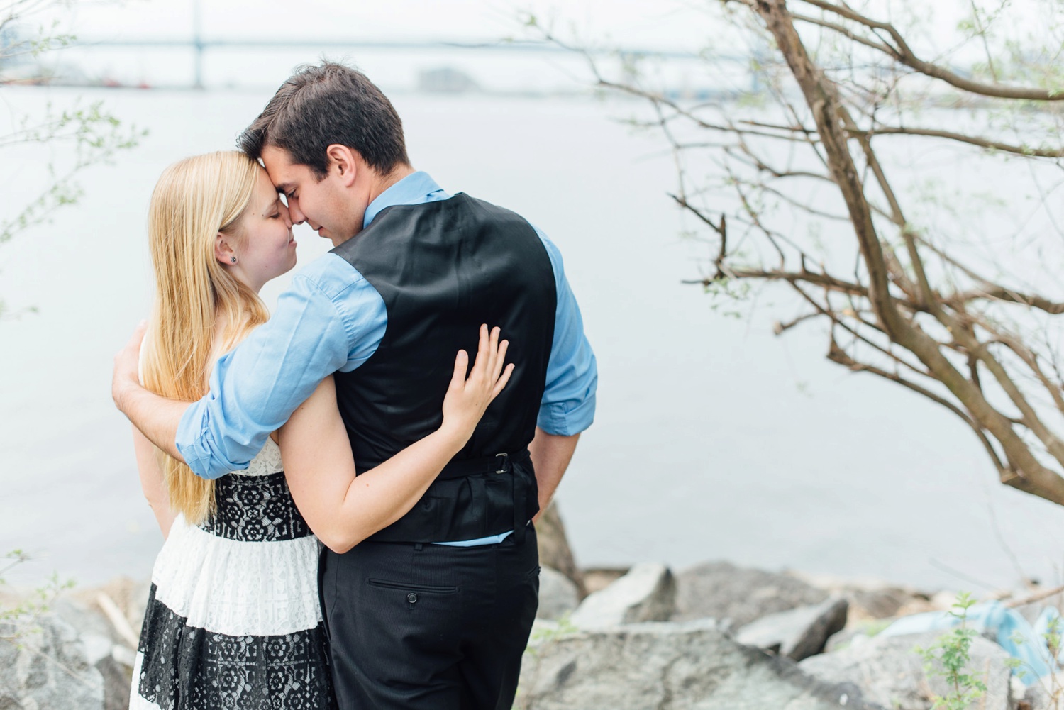 Samantha + Adam - Penn Treaty Park Engagement Session - Philadelphia Wedding Photographer - Alison Dunn Photography photo