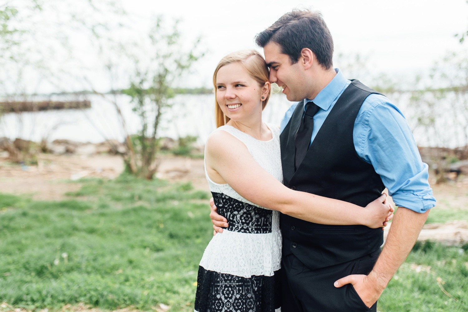 Samantha + Adam - Penn Treaty Park Engagement Session - Philadelphia Wedding Photographer - Alison Dunn Photography photo