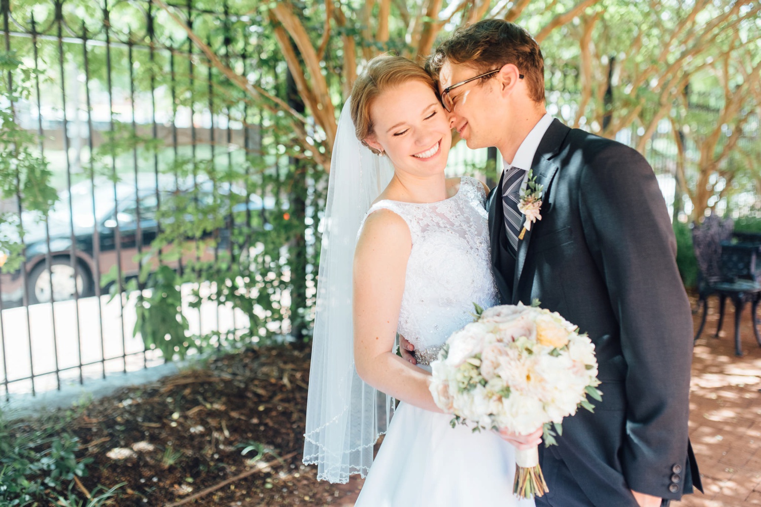 Hannah + Scott - 1840's Plaza - Baltimore Wedding Photographer - Alison Dunn Photography photo