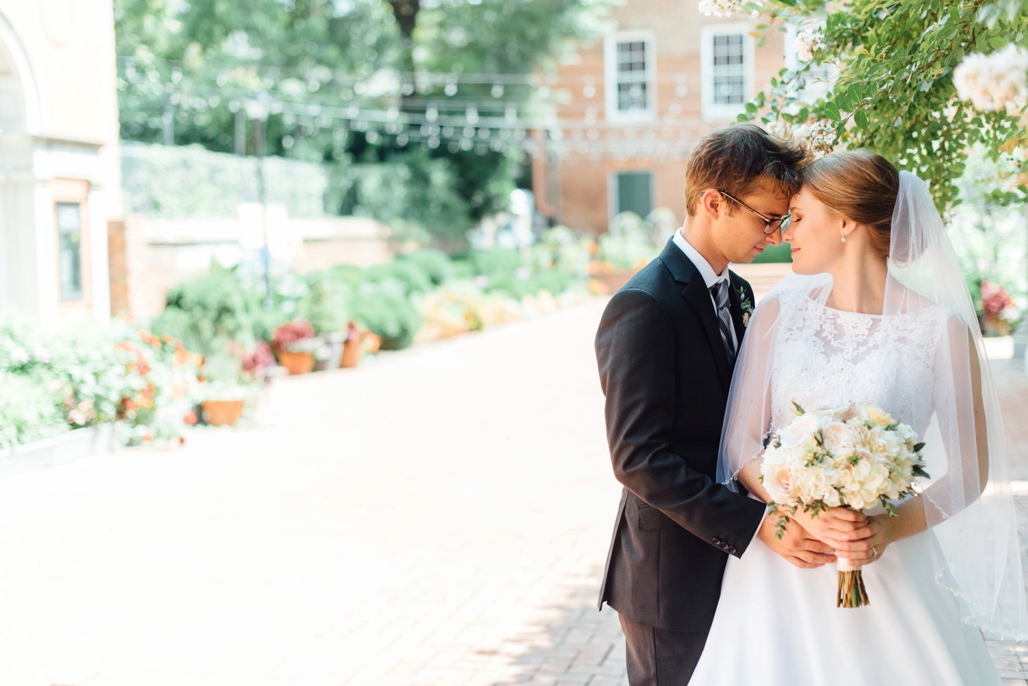 Hannah + Scott - 1840's Plaza - Baltimore Wedding Photographer - Alison Dunn Photography photo