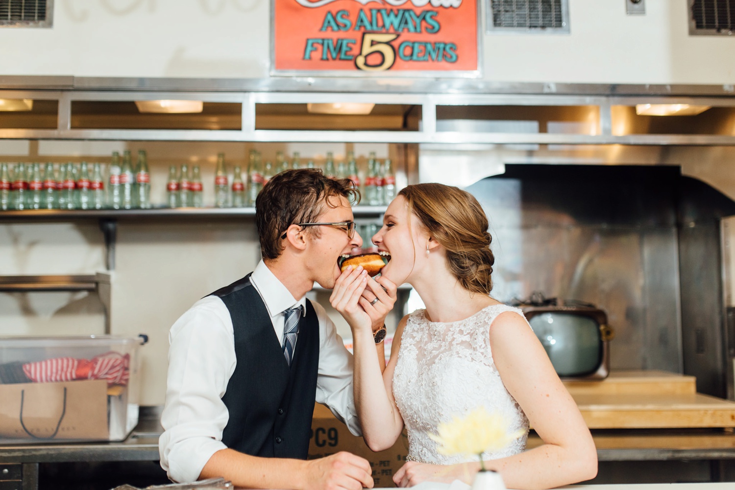 Hannah + Scott - 1840's Plaza Wedding - Baltimore Wedding Photographer - Alison Dunn Photography photo