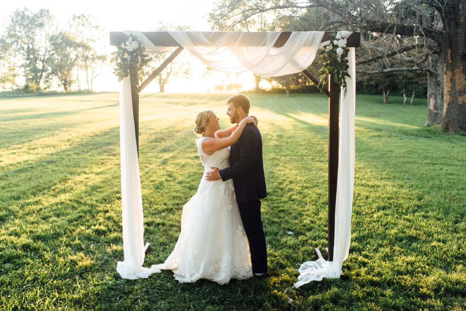 Cody + Stephanie - Stone Manor Country Club - Maryland Wedding Photographer - Alison Dunn Photography photo