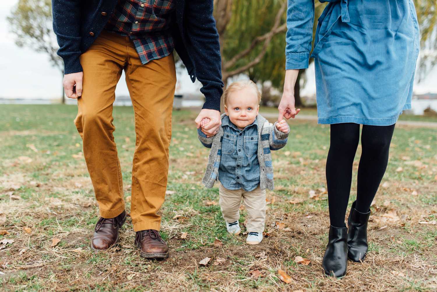 Lutz Family - Penn Treaty Park Family Portrait - Philadelphia Family Photographer - Alison Dunn Photography photo