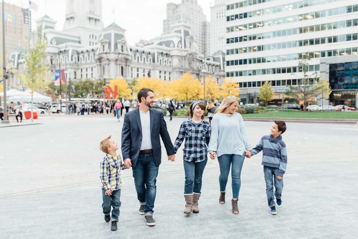 The Krutsinger Family - Love Park City Hall Family Session - Philadelphia Family Photographer - Alison Dunn Photography photo