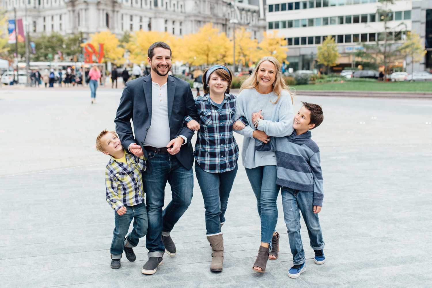 The Krutsinger Family - Love Park City Hall Family Session - Philadelphia Family Photographer - Alison Dunn Photography photo