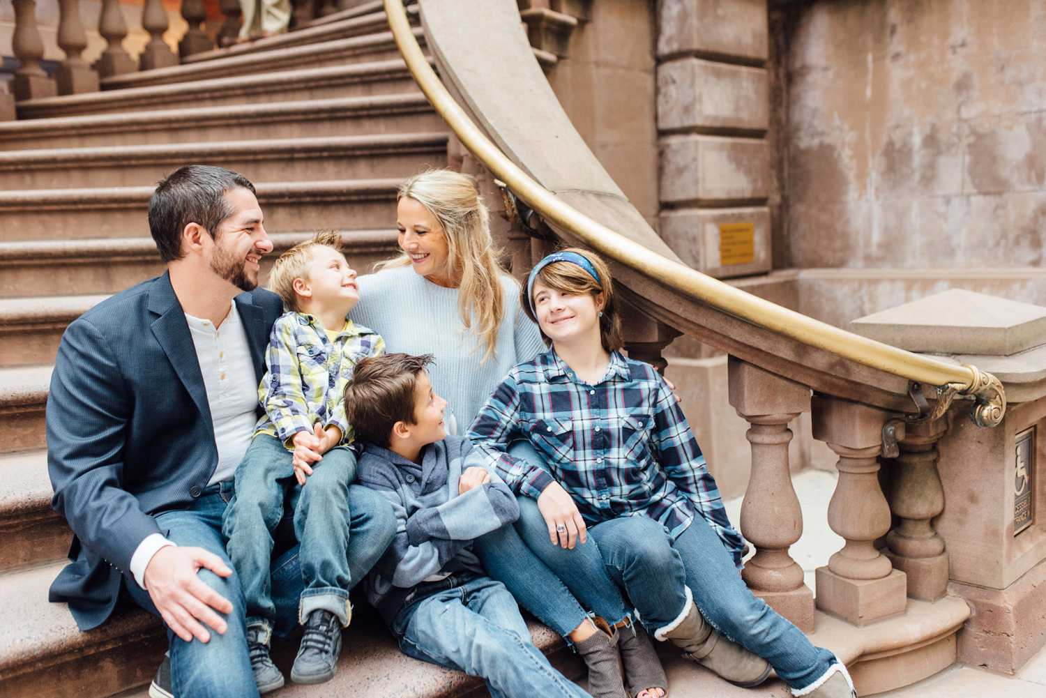 The Krutsinger Family - Love Park City Hall Family Session - Philadelphia Family Photographer - Alison Dunn Photography photo