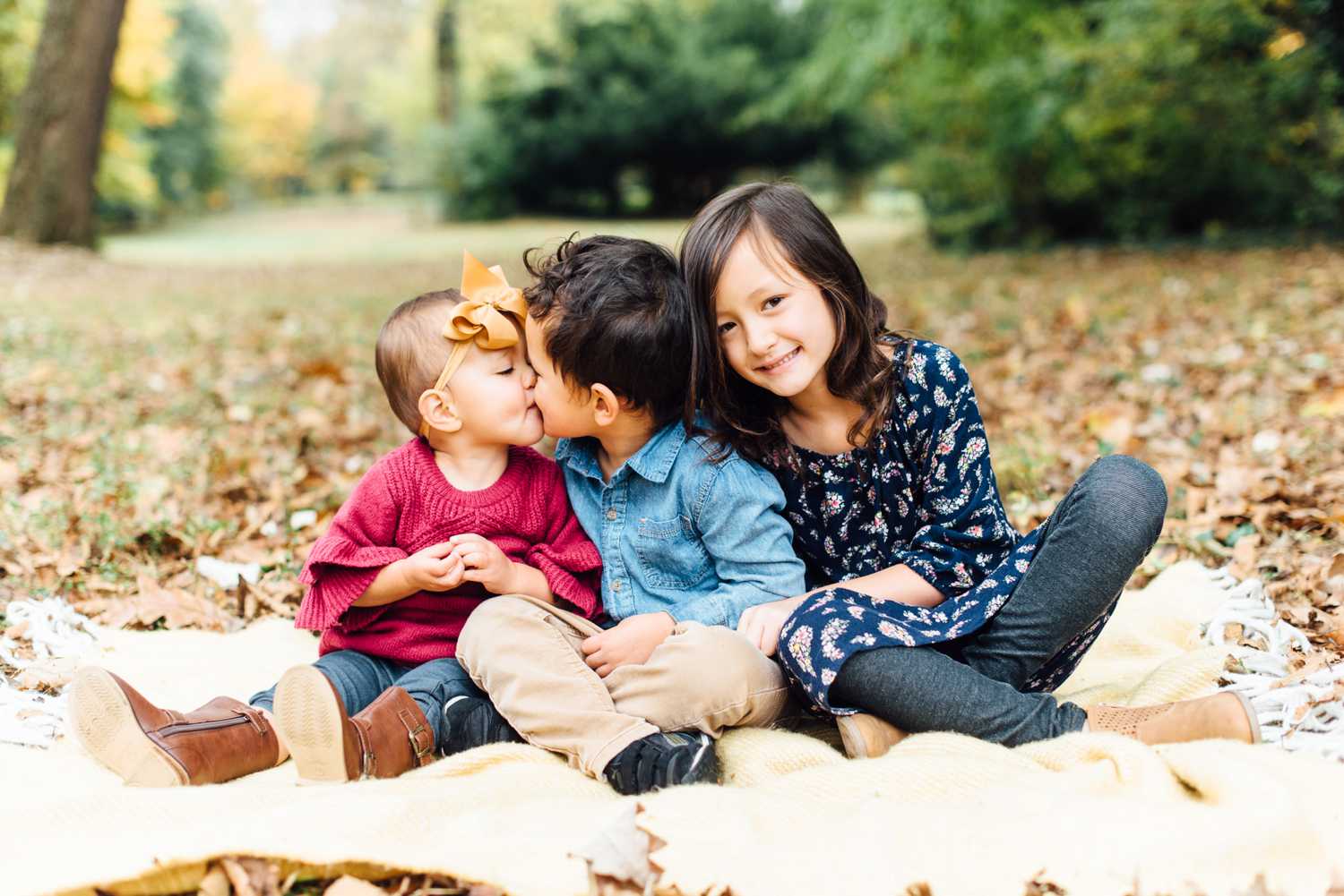 Fall 2019 Mini-Session - Awbury Arboretum - Philadelphia Mini-Session Photography - Alison Dunn Photography photo