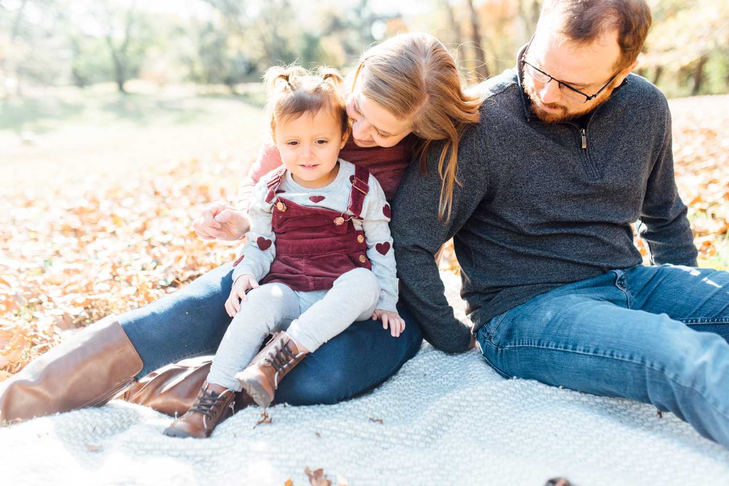 Fall Mini Sessions - Awbury Arboretum - Philadelphia Family Photographer - Alison Dunn Photography photo