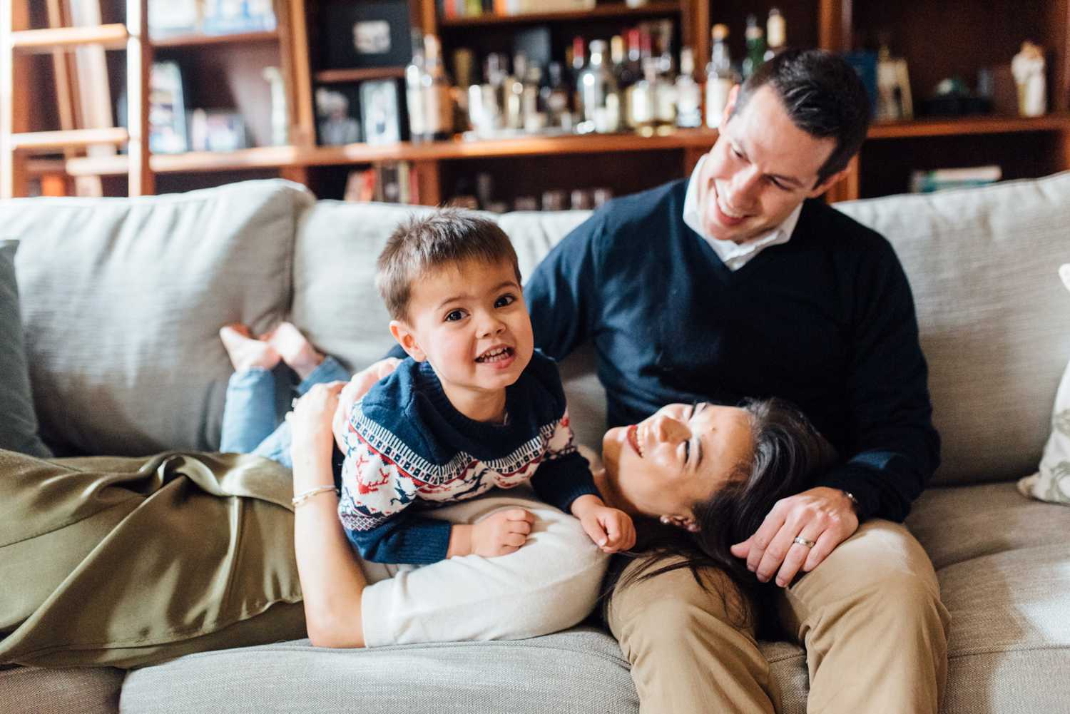 Lindsay + Dan - Fitler Square In-Home Lifestyle Family Session - Philadelphia Family Photographer - Alison Dunn Photography photo