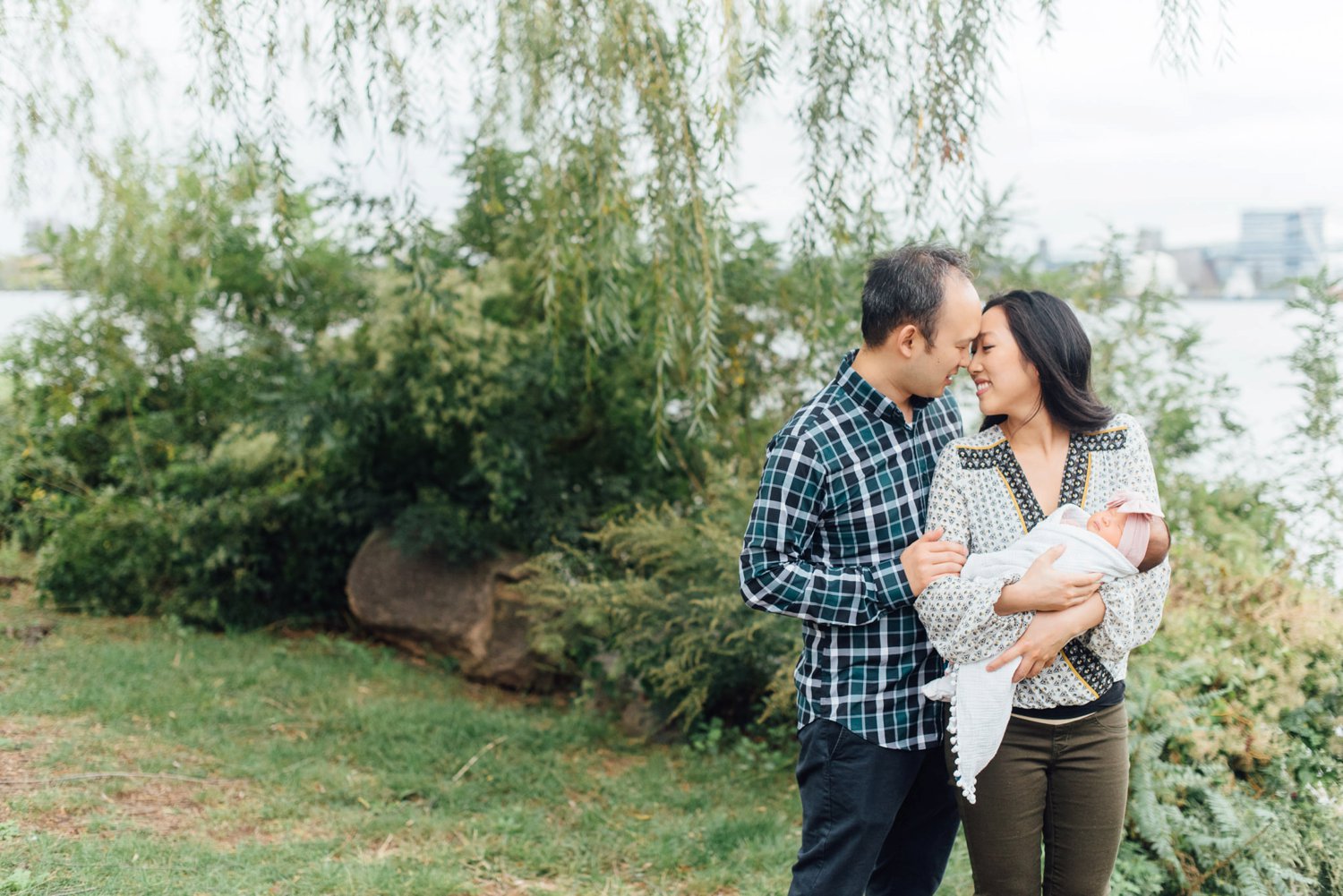 Kwon Family - Penn Treaty Park Family Session - Philadelphia Newborn Photographer - Alison Dunn Photography photo