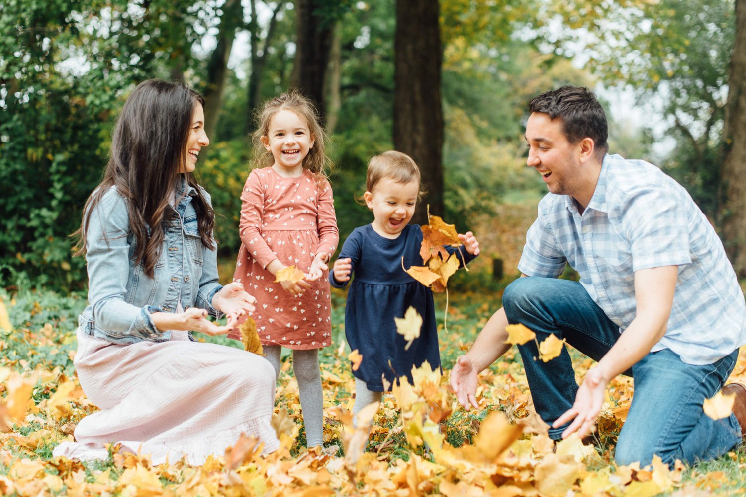 Fall 2020 Mini-Sessions - Awbury Arboretum Family Session - Philadelphia Mini-Session Photographer - Alison Dunn Photography photo