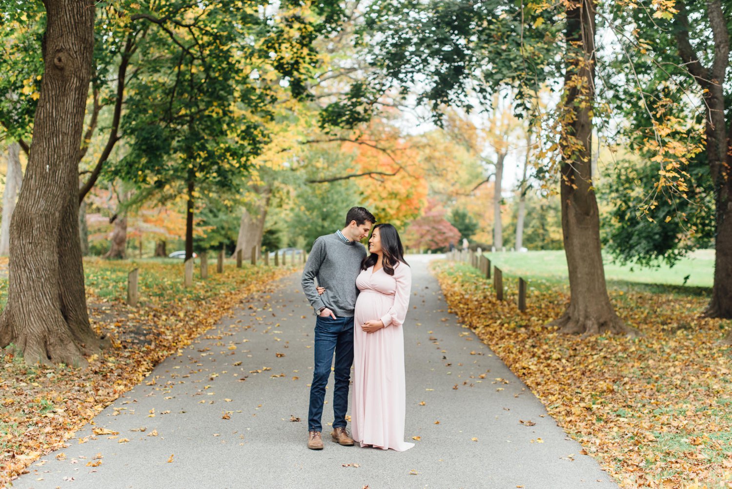 Fall 2020 Mini-Sessions - Awbury Arboretum Family Session - Philadelphia Mini-Session Photographer - Alison Dunn Photography photo