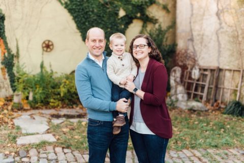 Fishtown Mini-Sessions | Sculpture Courtyard | Alison Dunn Photography