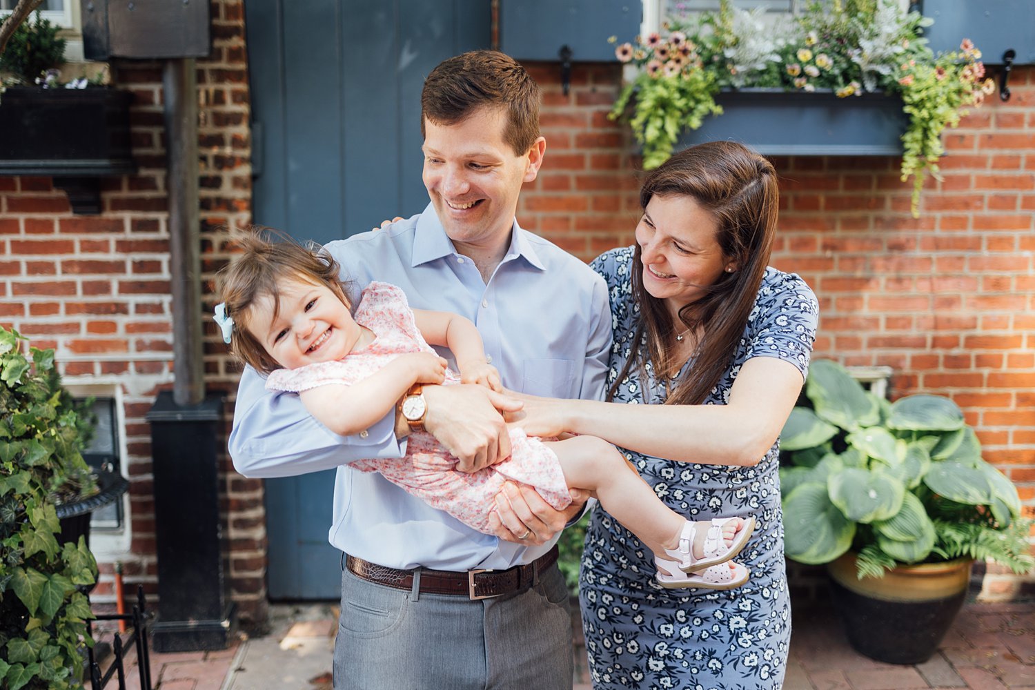 The Buinewiczes - Old City Family Session - Philadelphia Family Photographer - Alison Dunn Photography photo