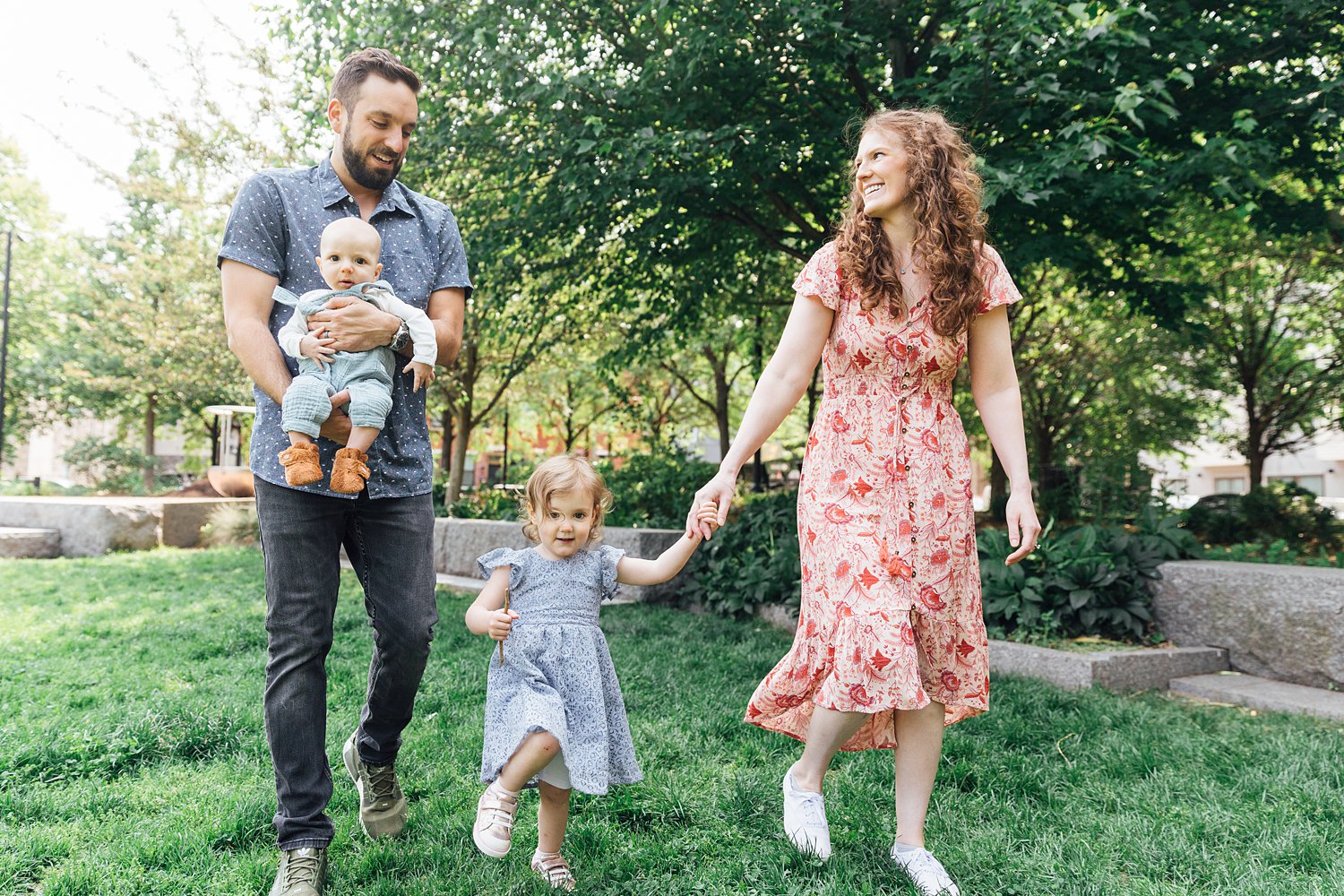 The Schneiders - South Philly Family Session - Philadelphia Family Photographer - Alison Dunn Photography photo