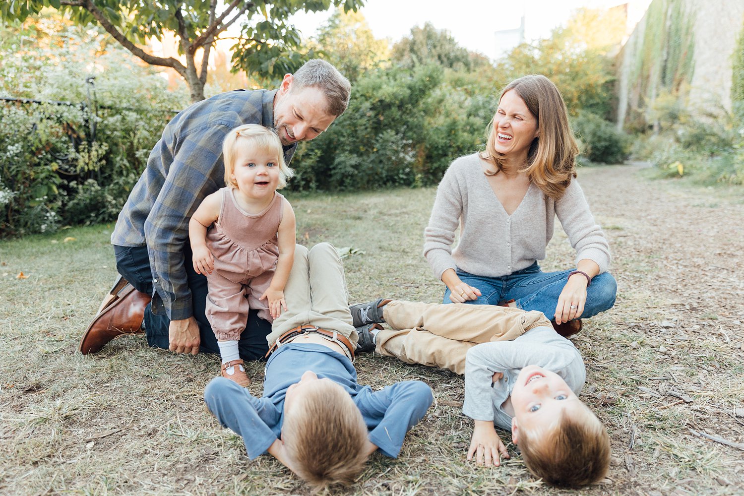 The Tregos - Fairmount Garden Family Session - Philadelphia Family Photographer - Alison Dunn Photography photo