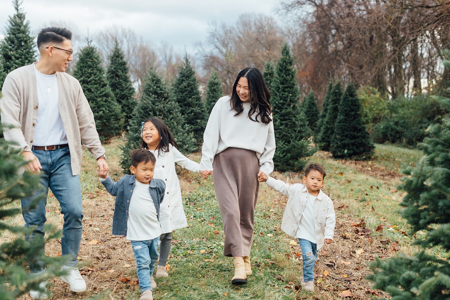 Butler's Orchard Christmas Tree Farm Mini Sessions - Damascus Family Photographer - Alison Dunn Photography photo